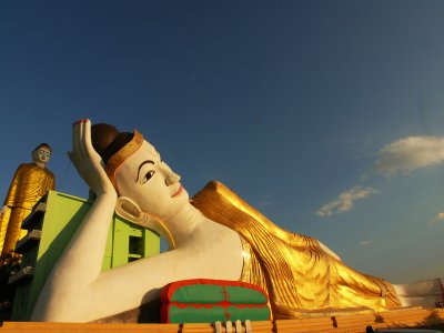 90 meter reclining buddha near Monywa.jpg