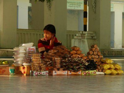 Saleslady in temple.jpg