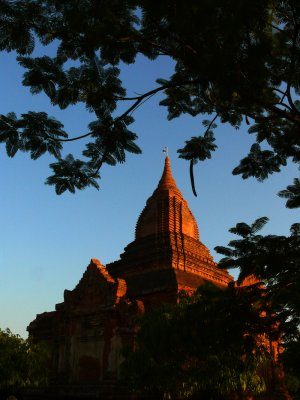 Temple in backyard of hotel Bagan.jpg