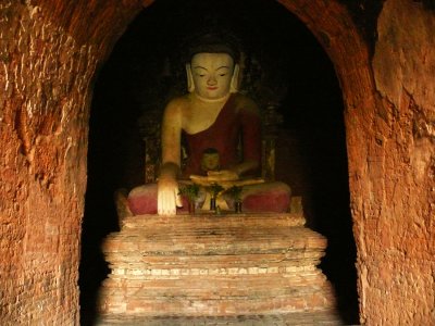 Buddha in Bagan 1.jpg