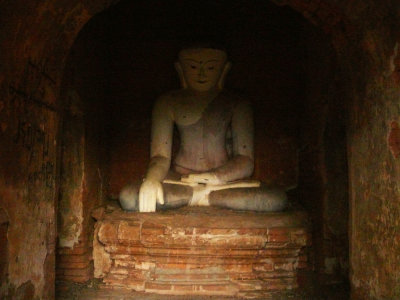 Half hidden buddha in Bagan.jpg