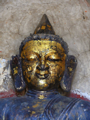 Head of buddha in Bagan.jpg