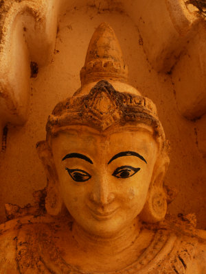 Statue Bagan 1.jpg