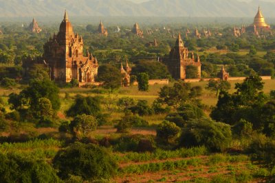 Bagan temples.jpg