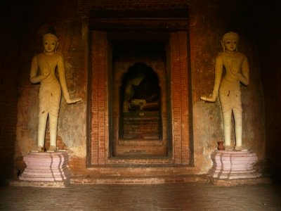 Inside a temple in Bagan 1.jpg