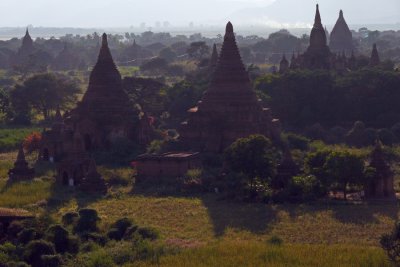 Temples of Bagan 02.jpg
