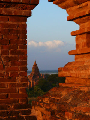 Sunset Bagan from temple.jpg