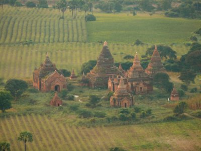 Fields and temples Bagan.jpg