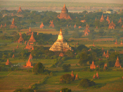 Aerial view of central plain of Bagan.jpg