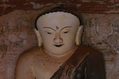 Buddha face Bagan 04.jpg