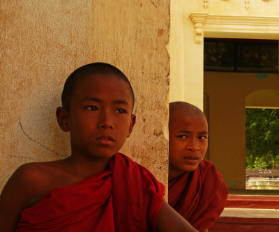 Two novices Shwezigon Bagan.jpg