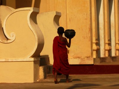 Young novice at Shwezigon Bagan.jpg