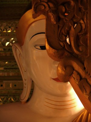 Hidden buddha shwedagon 1.jpg