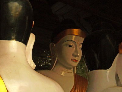 Group of Buddhas Shwedagon.jpg