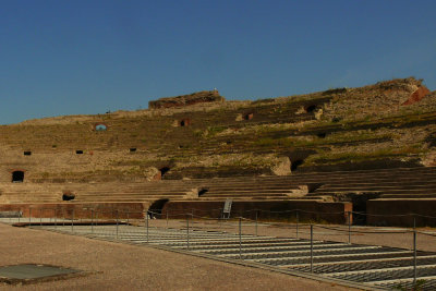 Roman amphitheatre Pozzuoli web.jpg