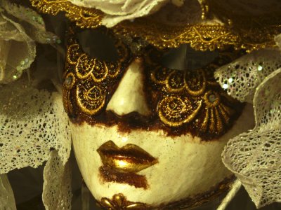 Golden lips.jpg