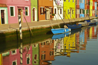 Colorful houses on Burano.jpg