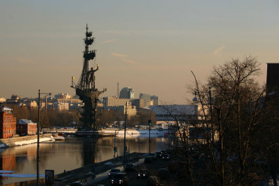Monument to Peter the Great across the Moscow River