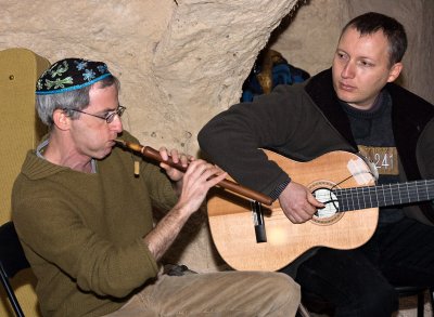 Armenian music in Luzit cave