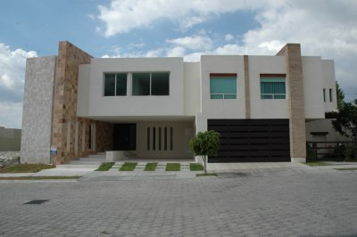 g1/87/638287/3/92641272.RKW7QRNR.jpg