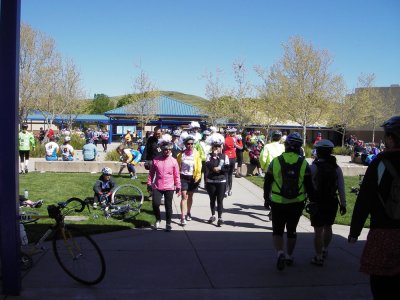 Lunch stop, Christensen School. 20090404_Cinderella_064.jpg