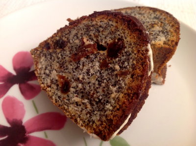 Piegusek -freckled poppy seed cake 