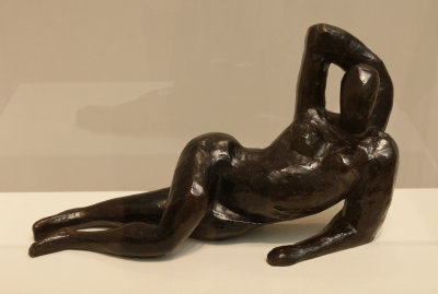 Henry Moore, Reclining Nude, II, 1927 , Bronze