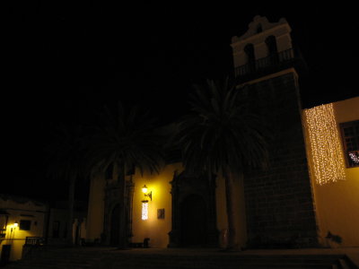 Garrachico Plaza Iglesia, Christmas Day.