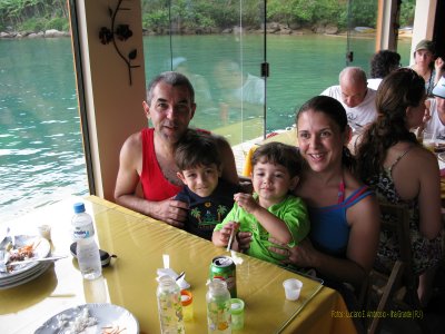 Luciano , Fellipe , Thiago e Priscila
