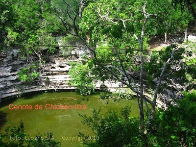 Cenote em Chichen-Itz