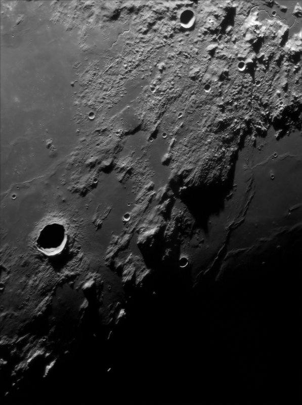 Montes Haemus 12-Aug-09 04:39UT