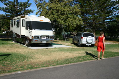 P  Adelaide Shores Caravan Resort fanns stora husbilar