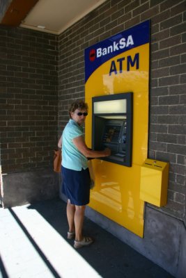 Bankomater finns det gtt om i Australien