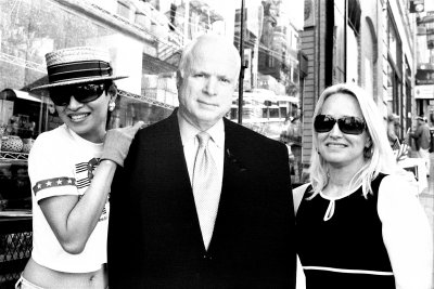 McCain's Secret Service Staff (Matrix Shades Too Obvious . . . You Can Tell Right Away They're Secret Service)