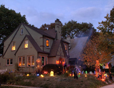 Series: Halloween Decorated House 1