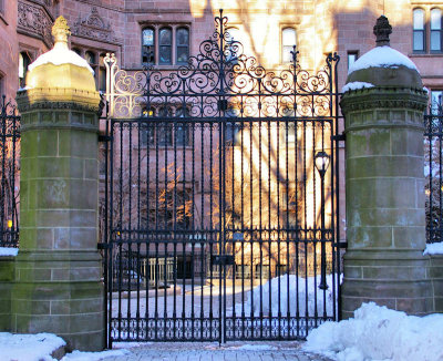 Gate