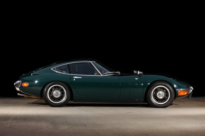 Toyota-2000GT-3.jpg