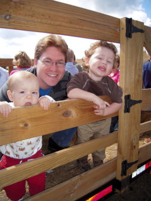 DSCN4268 Julian Andy Aidan Hay Ride.JPG