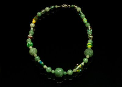 12 Aventurine and Lamp Glass Necklace DSC_1438.JPG