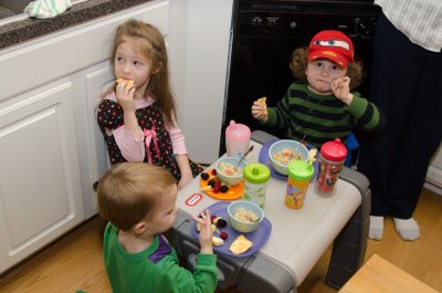 DSC_0024 3 kids Bday dinner 12-16-2010.JPG