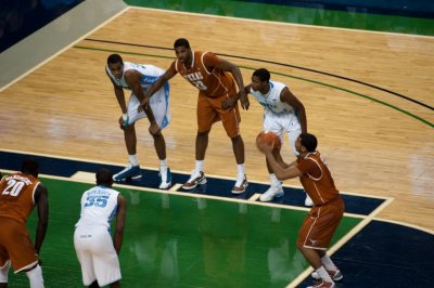 DSC_1886 UT Freethrow 12-19-2010.JPG