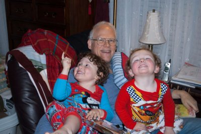 DSC_4300 GrandPa reads to Boys 02-10-2011.JPG