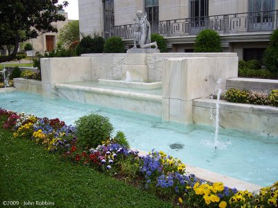 Folger Shakespear Fountain