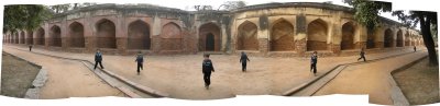 Rahil at Humayan's Tomb NW Corner (8 Jan 2011)