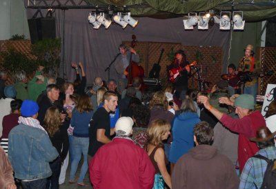 Hot Licks Friday night crowd