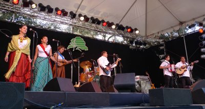 Los Cenzontles starts off Saturday evening at main stage