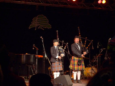 Riley and Aiden Foster Evans play the final music to Live oak 2010