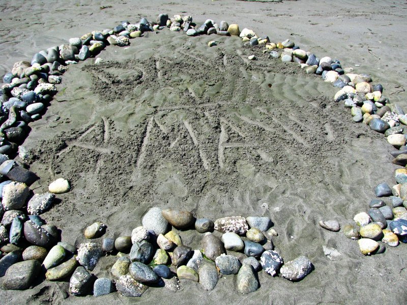 HEART NAMES IN SAND