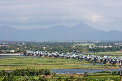 The bridge over Da Rang river