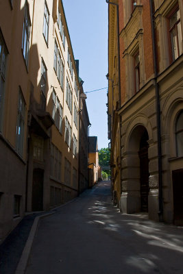 The narrow alley